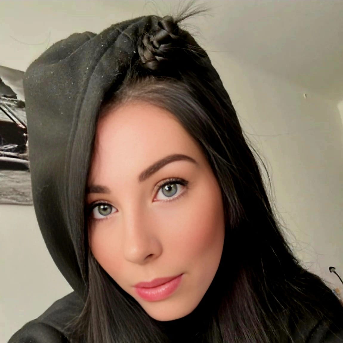 Valerie Dee